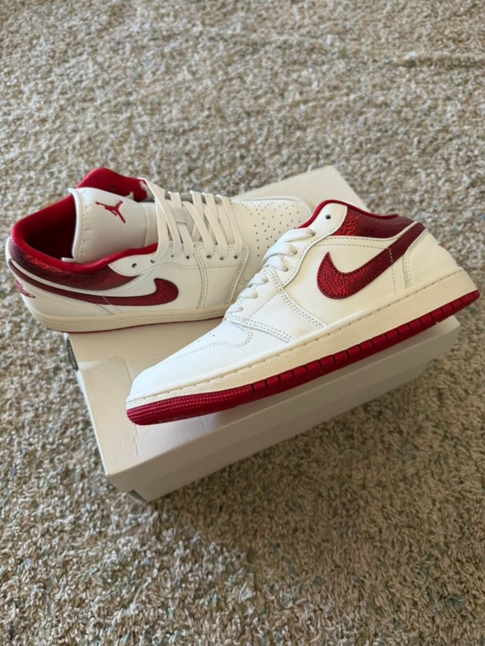 Nike Air Jordan 1 Low SE Sail/Varsity Red Team Red Sneakers Sz 9